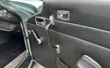 Mercedes-Benz-SL-Class-1970-26