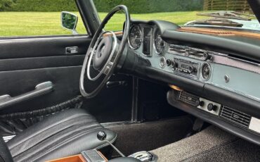 Mercedes-Benz-SL-Class-1970-28