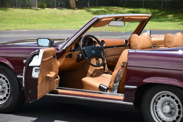 Mercedes-Benz-SL-Class-1973-Convertible-12
