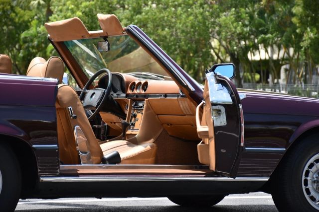 Mercedes-Benz-SL-Class-1973-Convertible-16