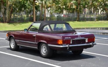 Mercedes-Benz-SL-Class-1973-Convertible-23