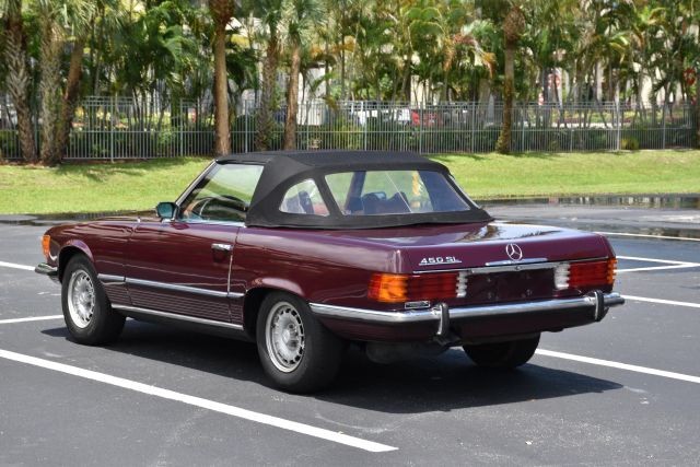 Mercedes-Benz-SL-Class-1973-Convertible-23
