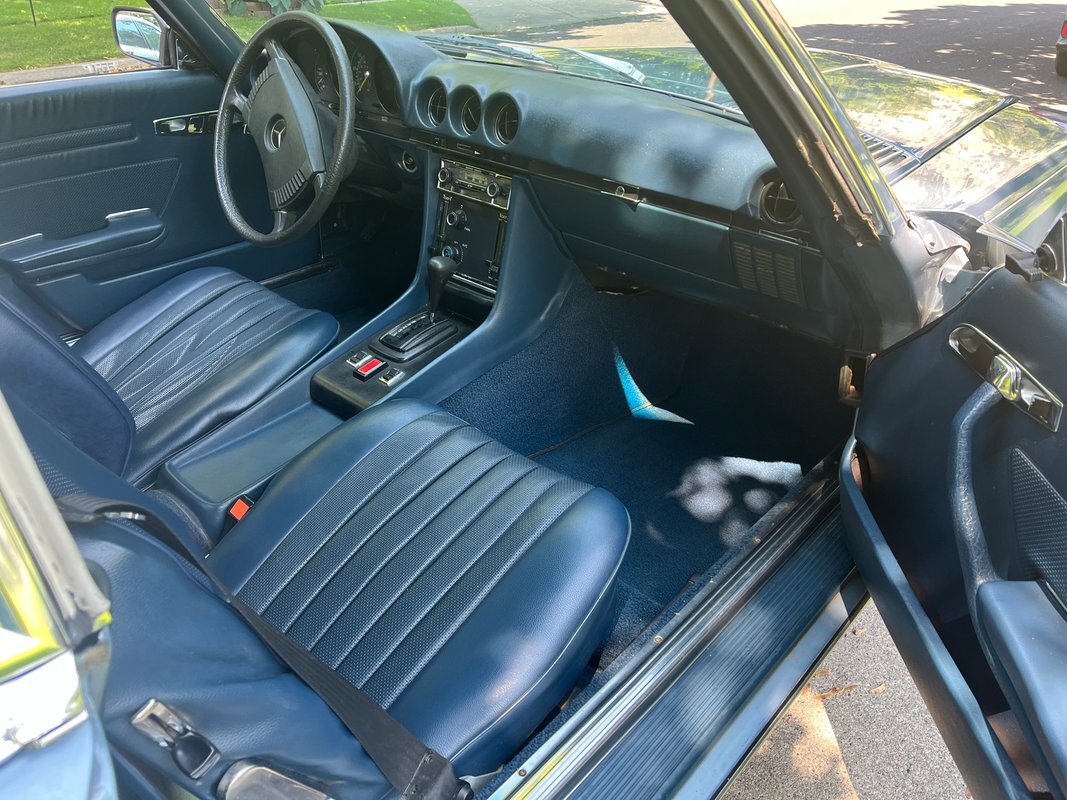 Mercedes-Benz-SL-Class-1975-9
