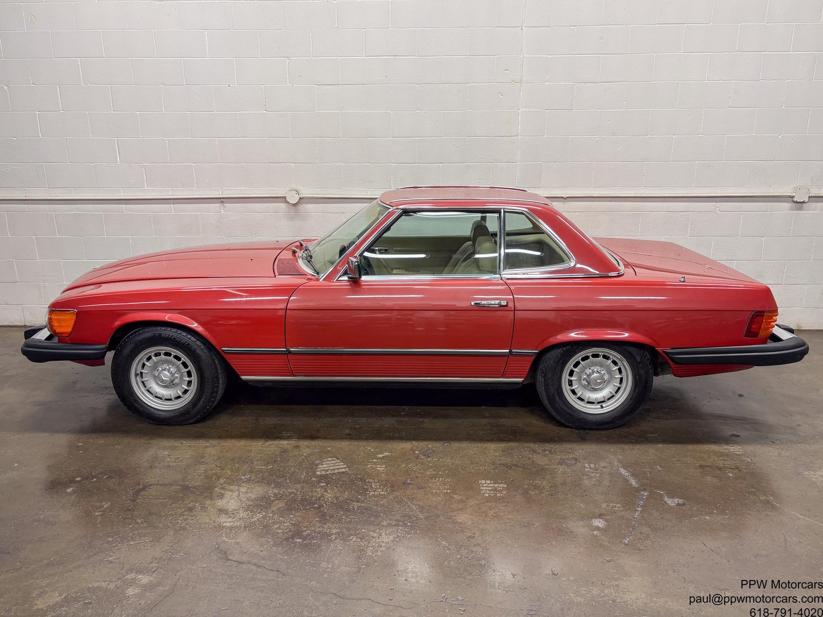 Mercedes-Benz-SL-Class-1977-Convertible-15