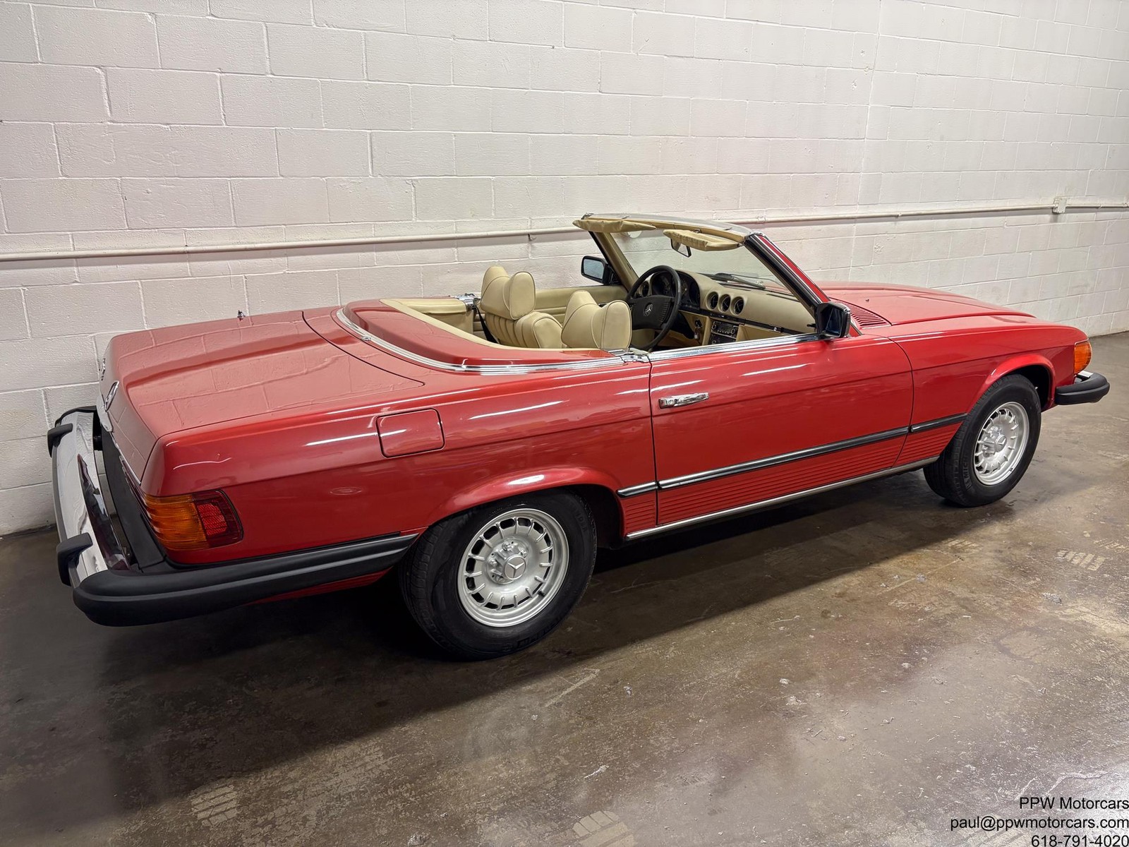 Mercedes-Benz-SL-Class-1977-Convertible-26