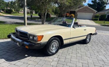 Mercedes-Benz-SL-Class-1982-Convertible-10