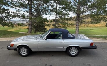 Mercedes-Benz-SL-Class-1982-Convertible-12