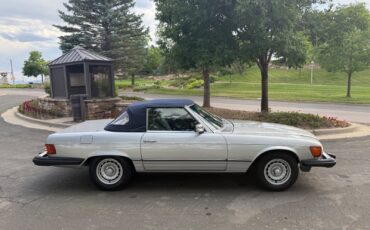 Mercedes-Benz-SL-Class-1982-Convertible-15