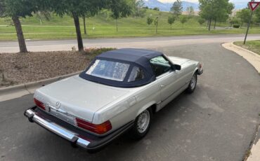 Mercedes-Benz-SL-Class-1982-Convertible-16