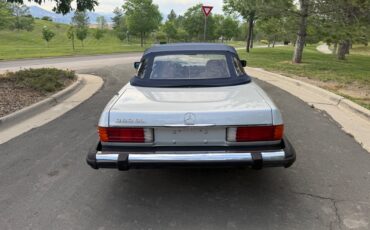 Mercedes-Benz-SL-Class-1982-Convertible-17
