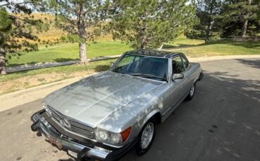 Mercedes-Benz-SL-Class-1982-Convertible-2