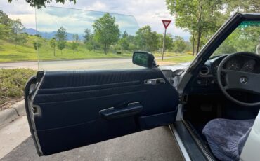 Mercedes-Benz-SL-Class-1982-Convertible-26