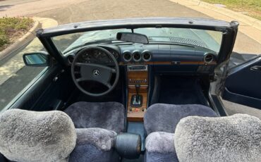 Mercedes-Benz-SL-Class-1982-Convertible-27