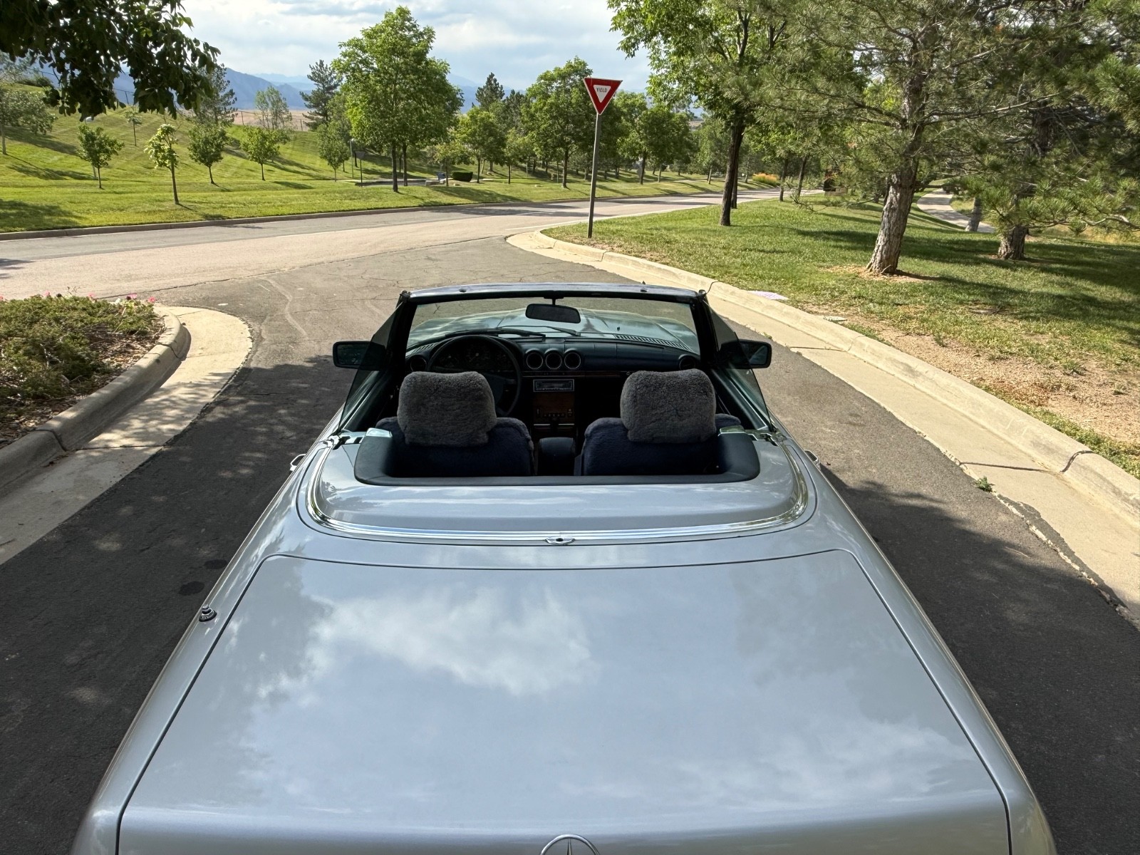 Mercedes-Benz-SL-Class-1982-Convertible-30