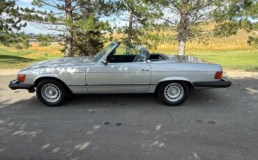 Mercedes-Benz-SL-Class-1982-Convertible-31