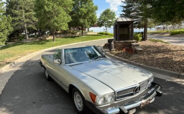 Mercedes-Benz-SL-Class-1982-Convertible-34