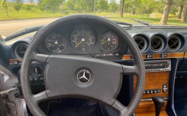 Mercedes-Benz-SL-Class-1982-Convertible-37