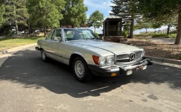 Mercedes-Benz-SL-Class-1982-Convertible-4
