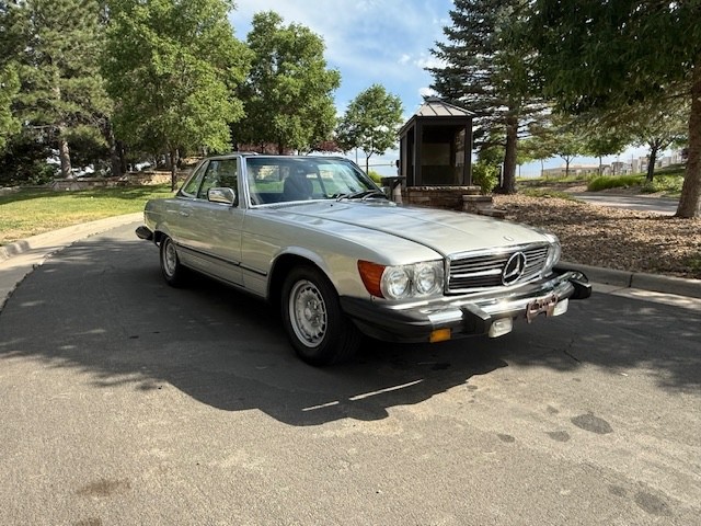 Mercedes-Benz-SL-Class-1982-Convertible-4