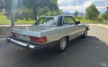 Mercedes-Benz-SL-Class-1982-Convertible-6
