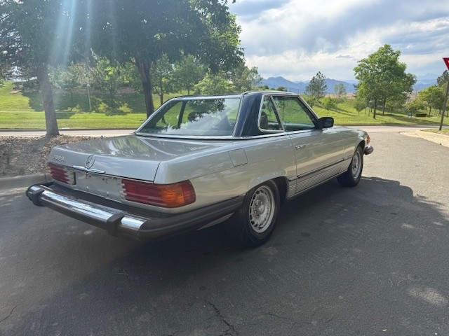 Mercedes-Benz-SL-Class-1982-Convertible-6