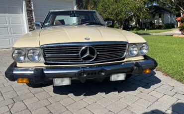 Mercedes-Benz-SL-Class-1982-Convertible-8