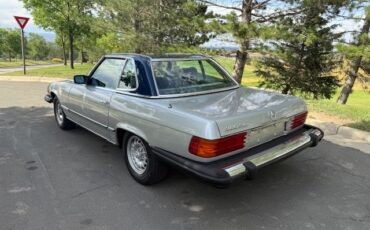 Mercedes-Benz-SL-Class-1982-Convertible-9