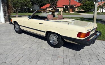 Mercedes-Benz-SL-Class-1982-Convertible-9