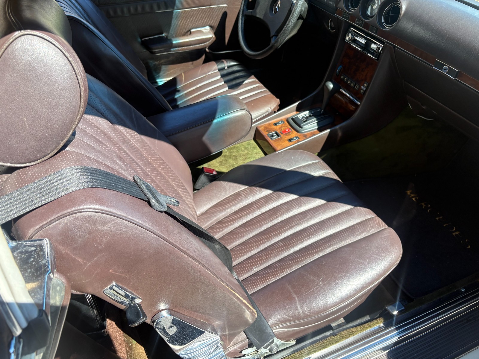 Mercedes-Benz-SL-Class-1984-Convertible-10
