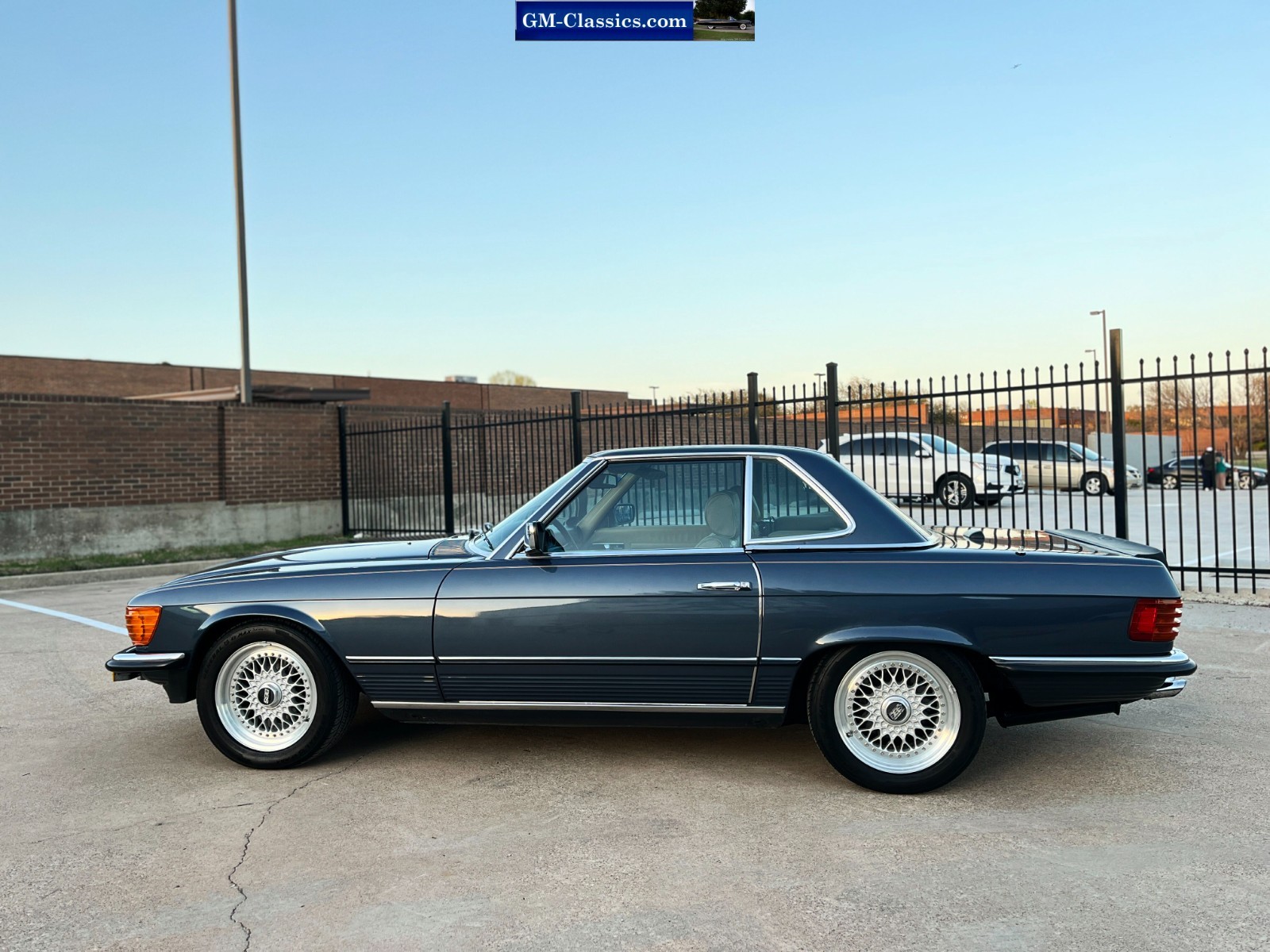 Mercedes-Benz-SL-Class-1984-Convertible-14