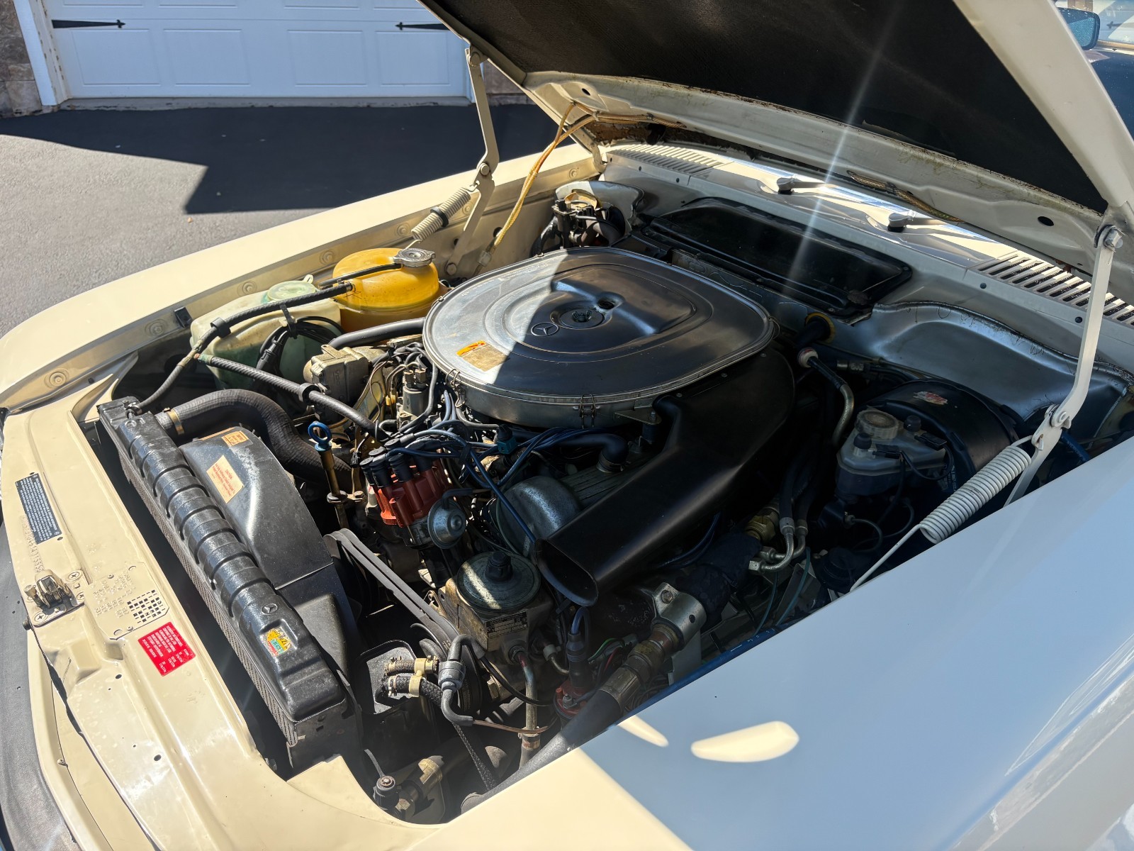 Mercedes-Benz-SL-Class-1984-Convertible-15