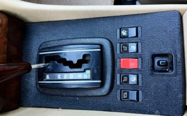 Mercedes-Benz-SL-Class-1984-Convertible-25