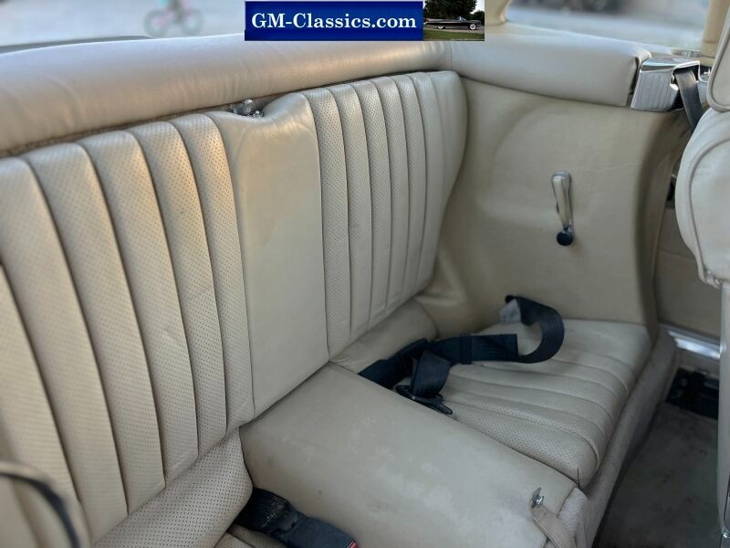 Mercedes-Benz-SL-Class-1984-Convertible-32