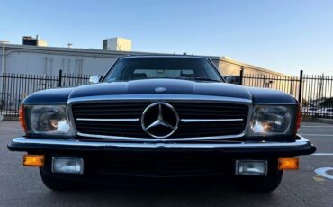 Mercedes-Benz-SL-Class-1984-Convertible-33