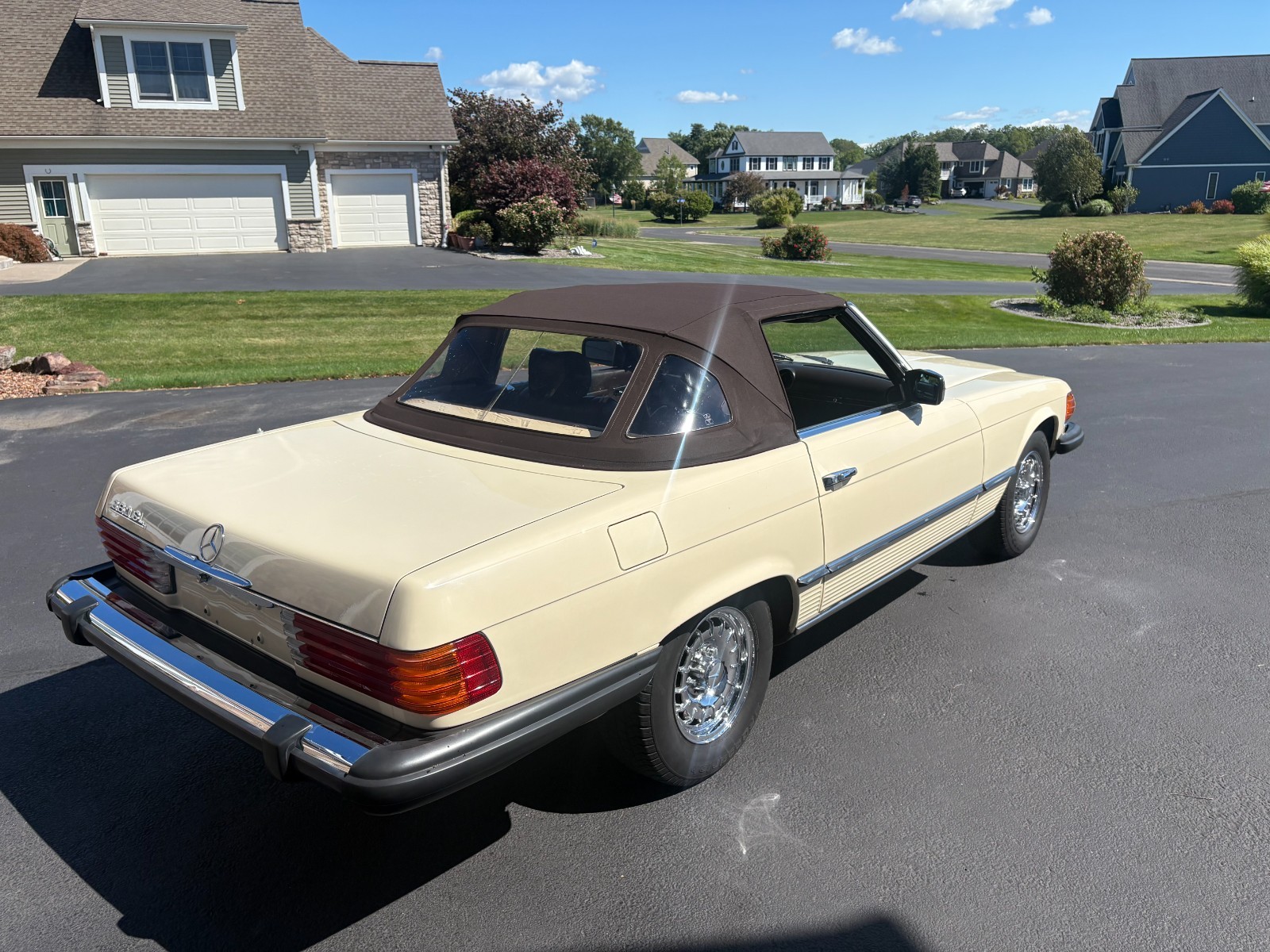 Mercedes-Benz-SL-Class-1984-Convertible-6