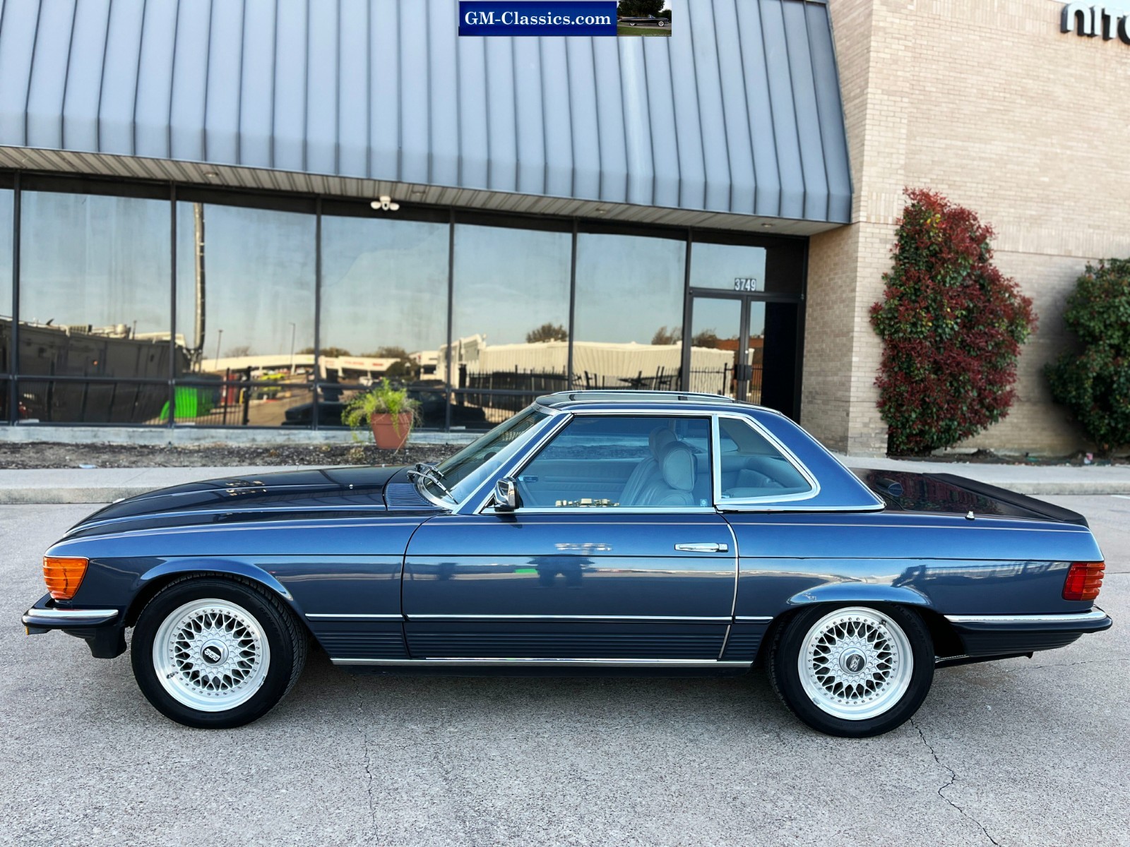 Mercedes-Benz-SL-Class-1984-Convertible-8