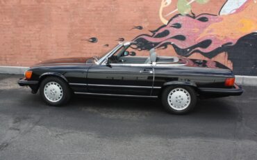 Mercedes-Benz-SL-Class-1986-Convertible-19