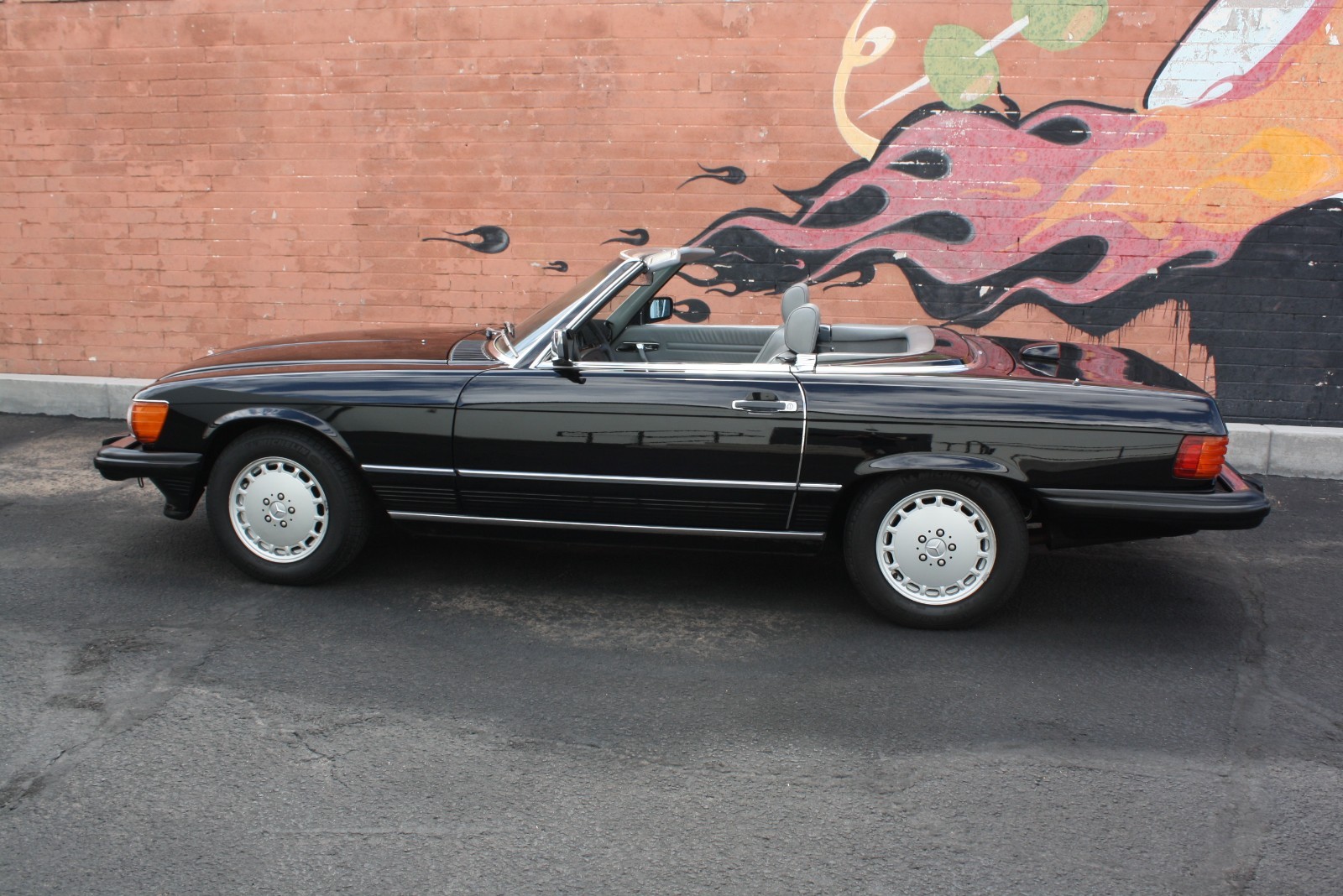 Mercedes-Benz-SL-Class-1986-Convertible-19