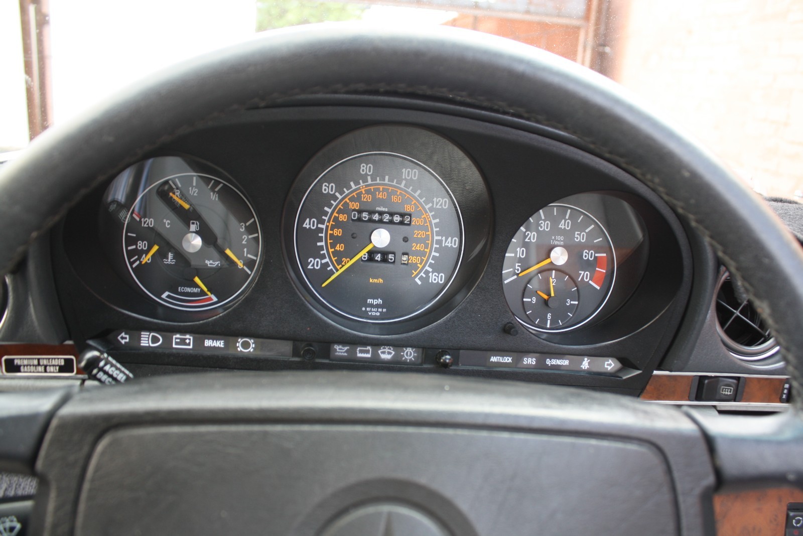 Mercedes-Benz-SL-Class-1986-Convertible-25
