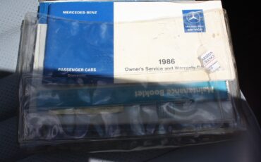 Mercedes-Benz-SL-Class-1986-Convertible-36