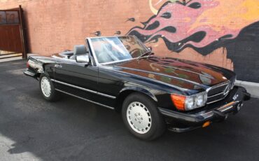Mercedes-Benz-SL-Class-1986-Convertible-39