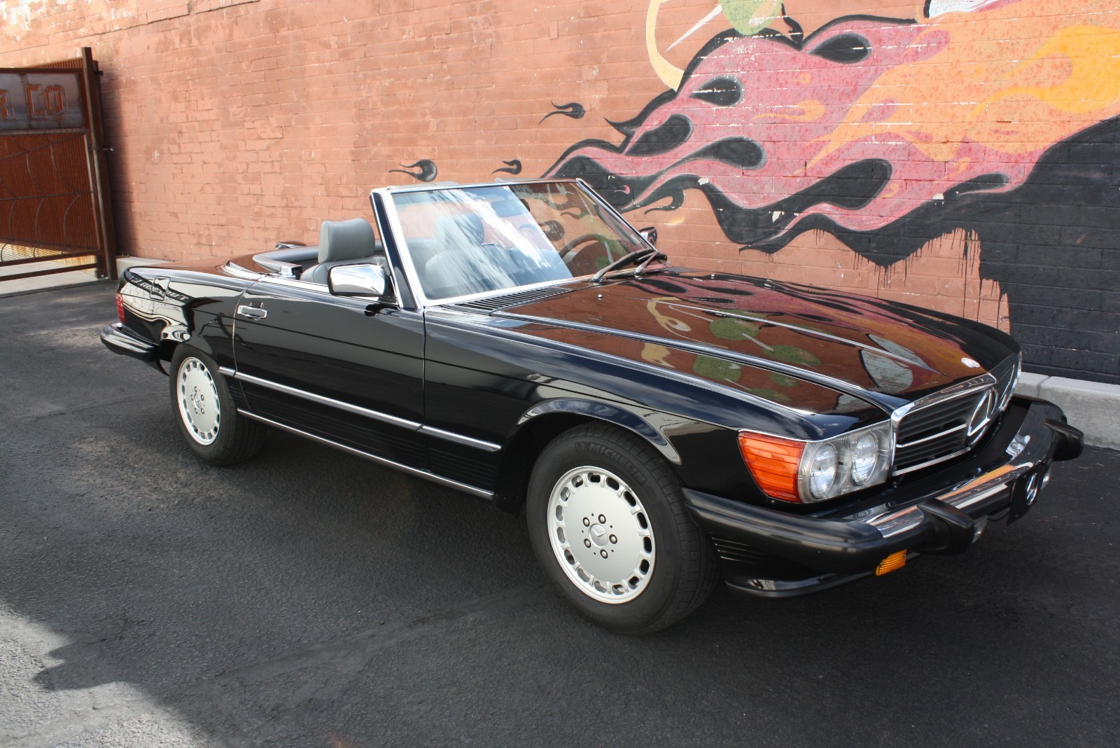 Mercedes-Benz-SL-Class-1986-Convertible-39
