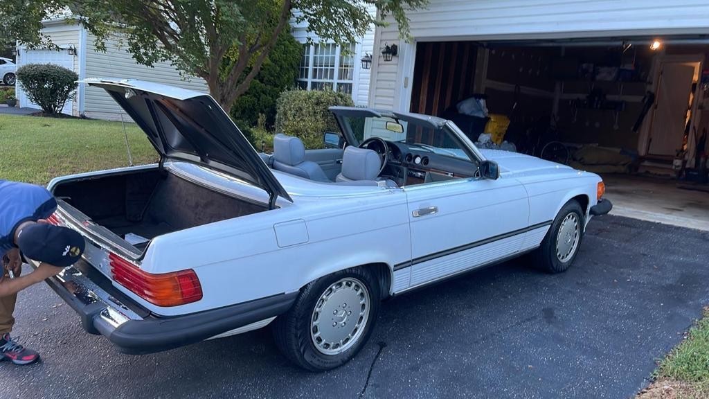 Mercedes-Benz-SL-Class-1987-Convertible-1