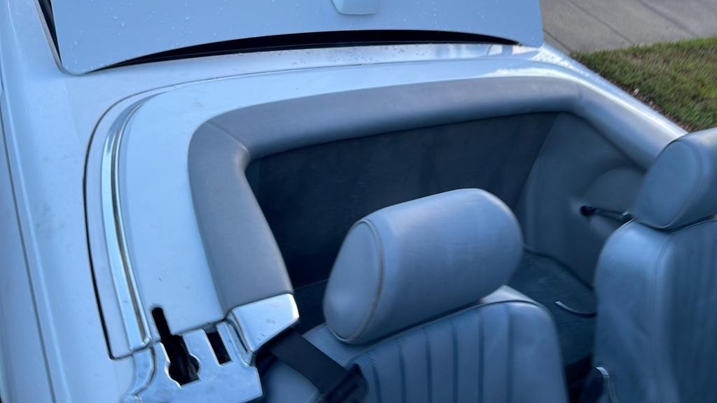 Mercedes-Benz-SL-Class-1987-Convertible-10