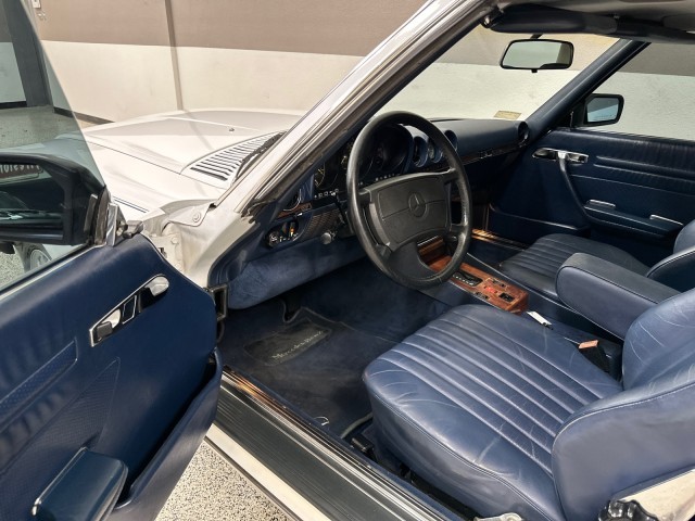 Mercedes-Benz-SL-Class-1988-Convertible-11