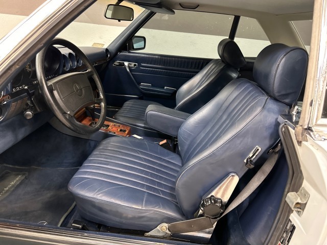 Mercedes-Benz-SL-Class-1988-Convertible-13