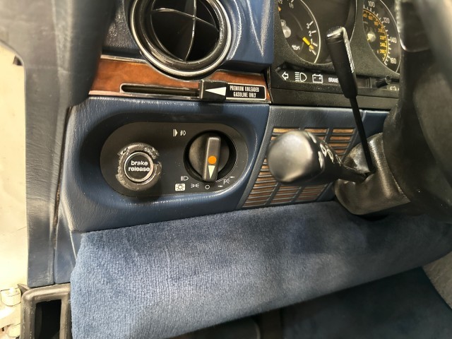 Mercedes-Benz-SL-Class-1988-Convertible-21