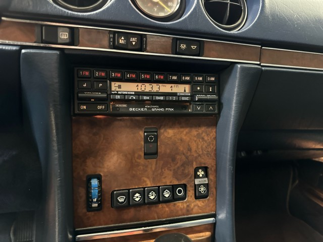 Mercedes-Benz-SL-Class-1988-Convertible-23