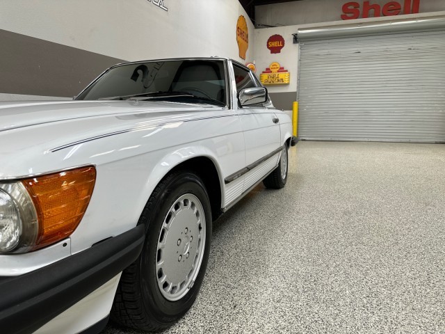 Mercedes-Benz-SL-Class-1988-Convertible-9