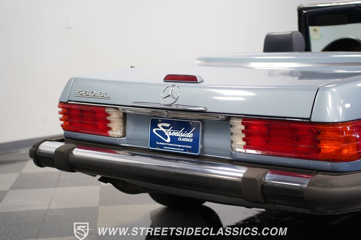 Mercedes-Benz-SL-Class-1988-Roadster-26